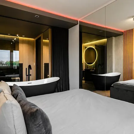 Lupoapartments Premium Z Klimatyzacja, Jacuzzi W Sypialni Manufaktura Parking Dostep Na Kod 아파트 우치