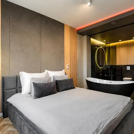 Lupoapartments Premium Z Klimatyzacja, Jacuzzi W Sypialni Manufaktura Parking Dostep Na Kod * 우치