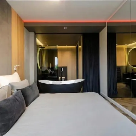 Lupoapartments Premium Z Klimatyzacja, Jacuzzi W Sypialni Manufaktura Parking Dostep Na Kod 아파트